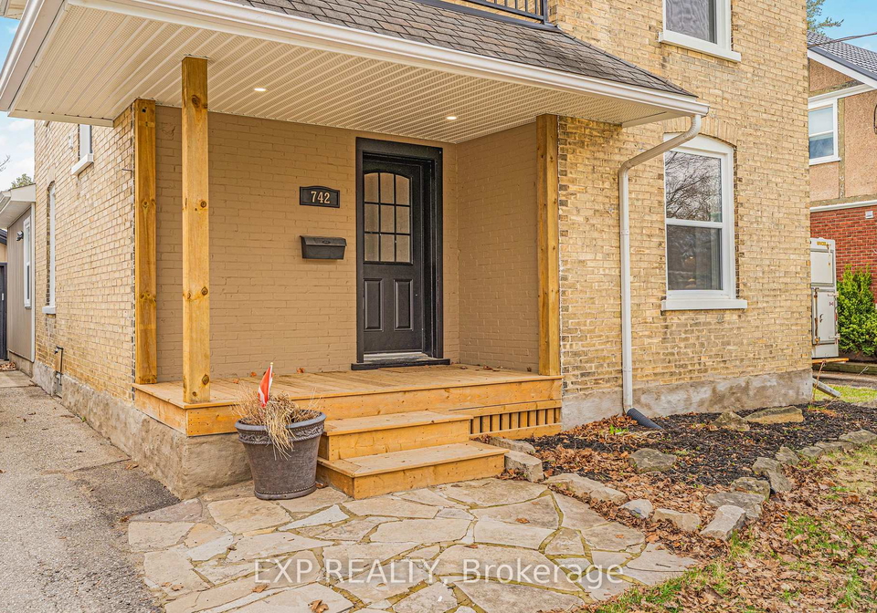 742-vine-street-cambridge-ontario-x13009486