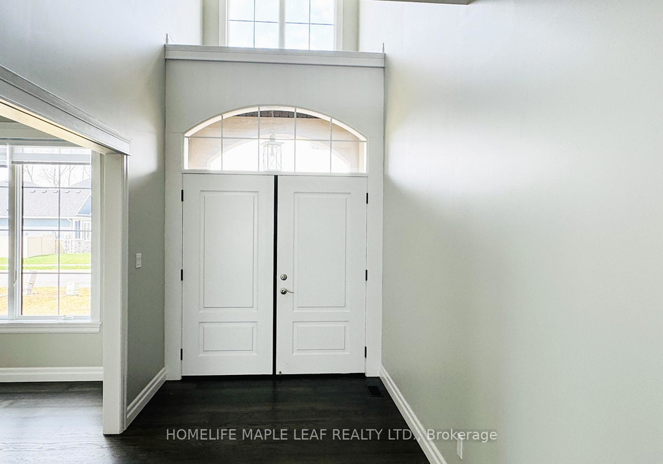 310-blake-avenue-lakeshore-ontario-x13009574