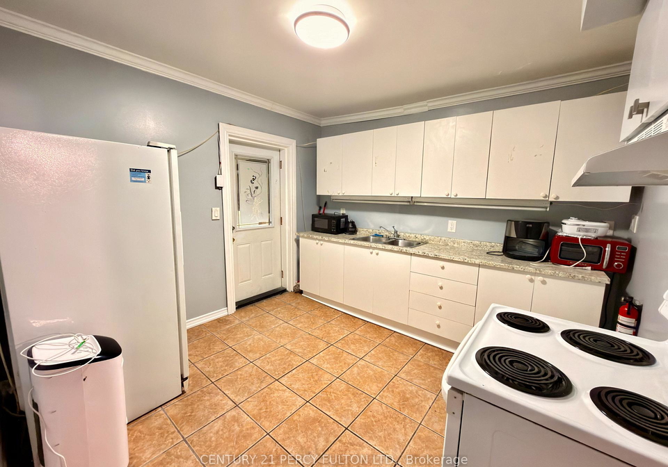 108-cumberland-avenue-hamilton-ontario-x13009616