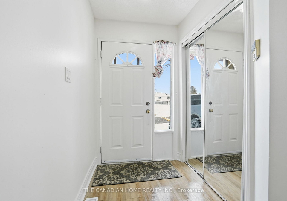 1889-upper-wentworth-street-hamilton-ontario-x13009618