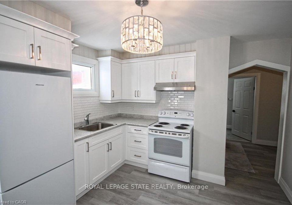 1356-upper-wellington-street-hamilton-ontario-x13009990