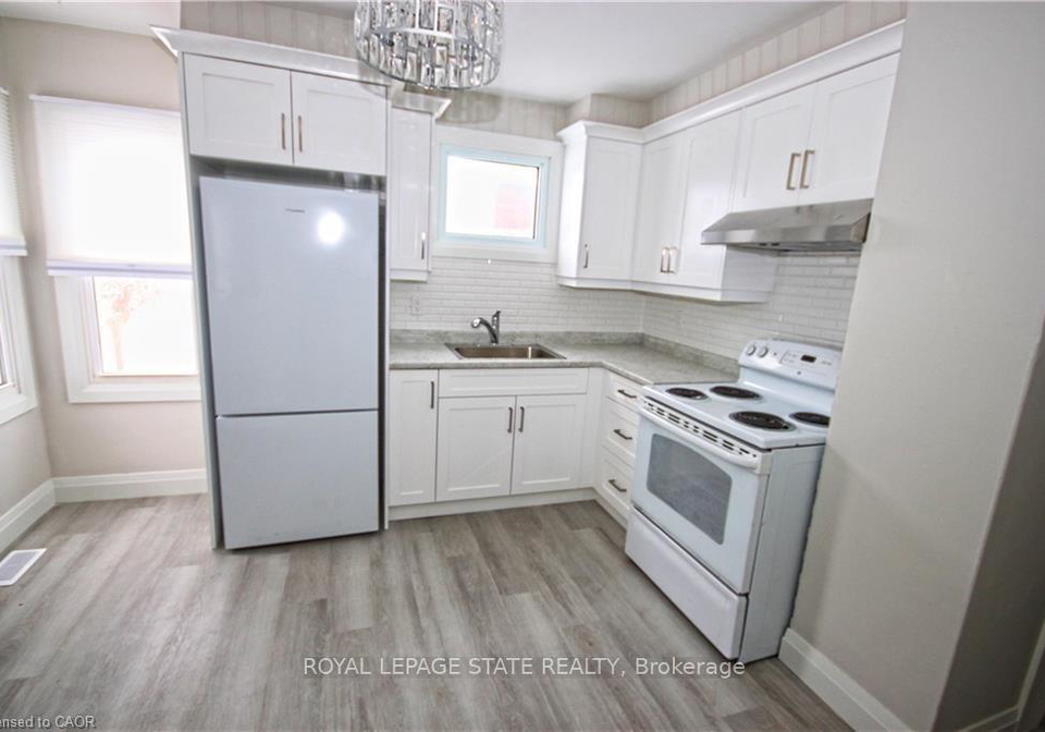 1356-upper-wellington-street-hamilton-ontario-x13009990