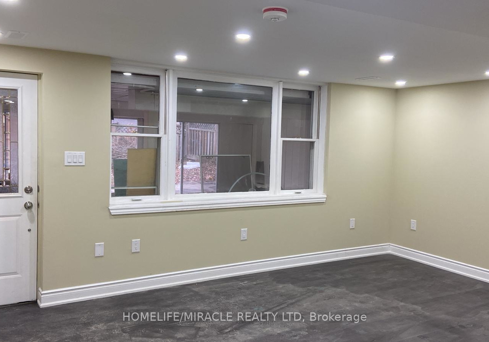 25-thornridge-crescent-kitchener-ontario-x13009992