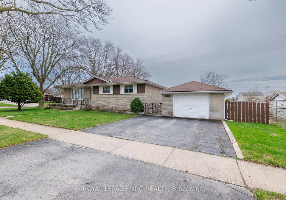6536-cropp-street-niagara-falls-ontario-x13010478