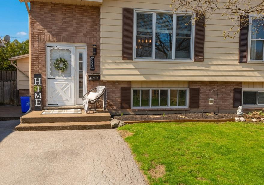 8383-mundare-crescent-niagara-falls-ontario-x13010794