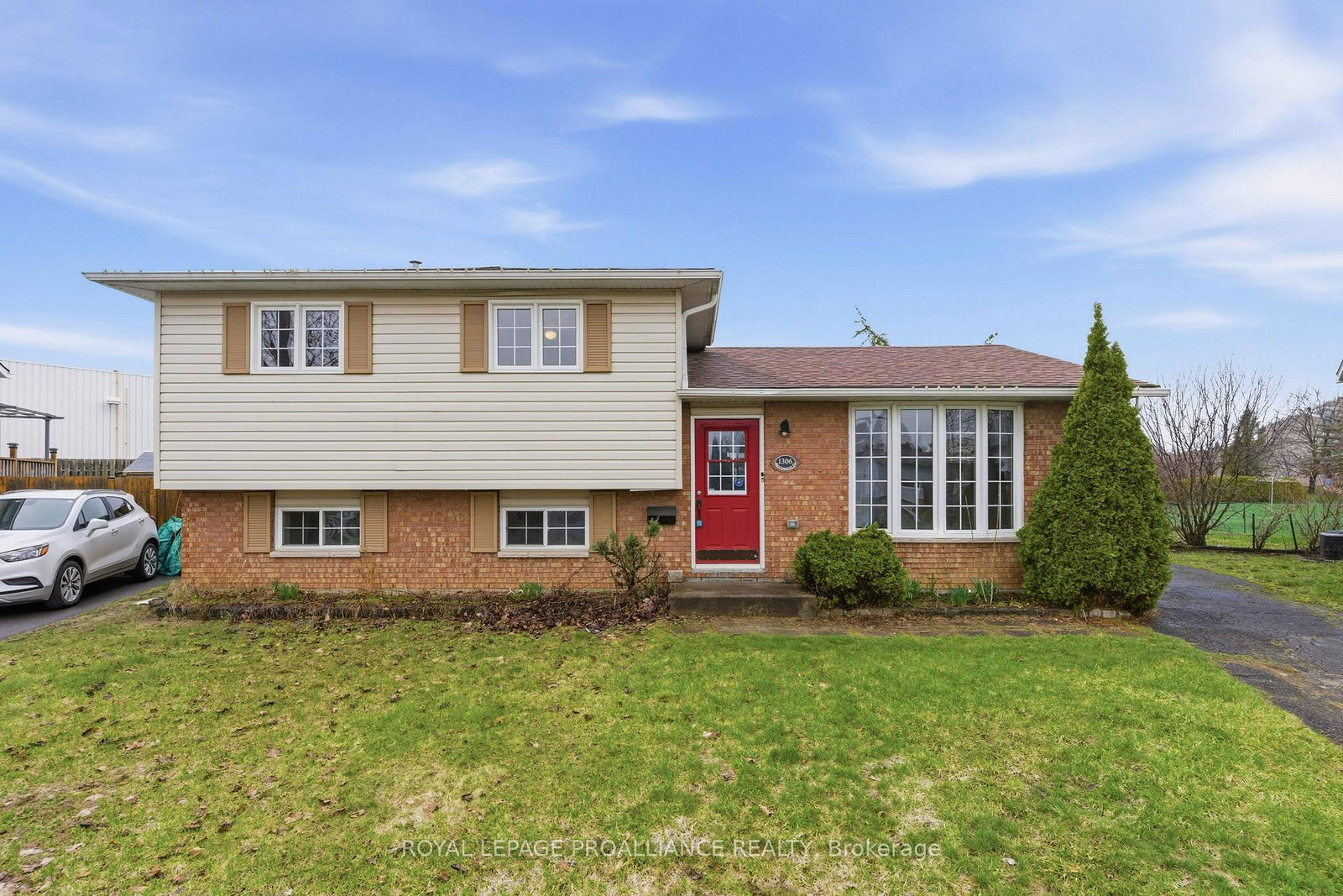 1306-brockmount-place-brockville-ontario-x13010910