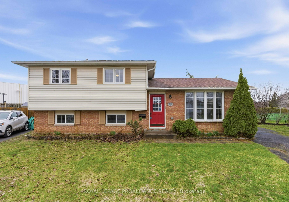 1306-brockmount-place-brockville-ontario-x13010910