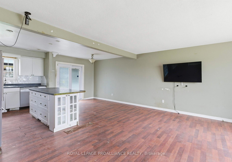 1306-brockmount-place-brockville-ontario-x13010910