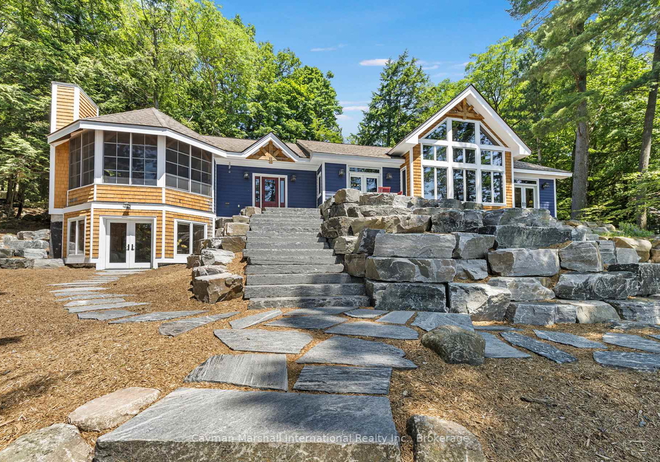 50-bigwin-island-lake-of-bays-ontario-x13010998
