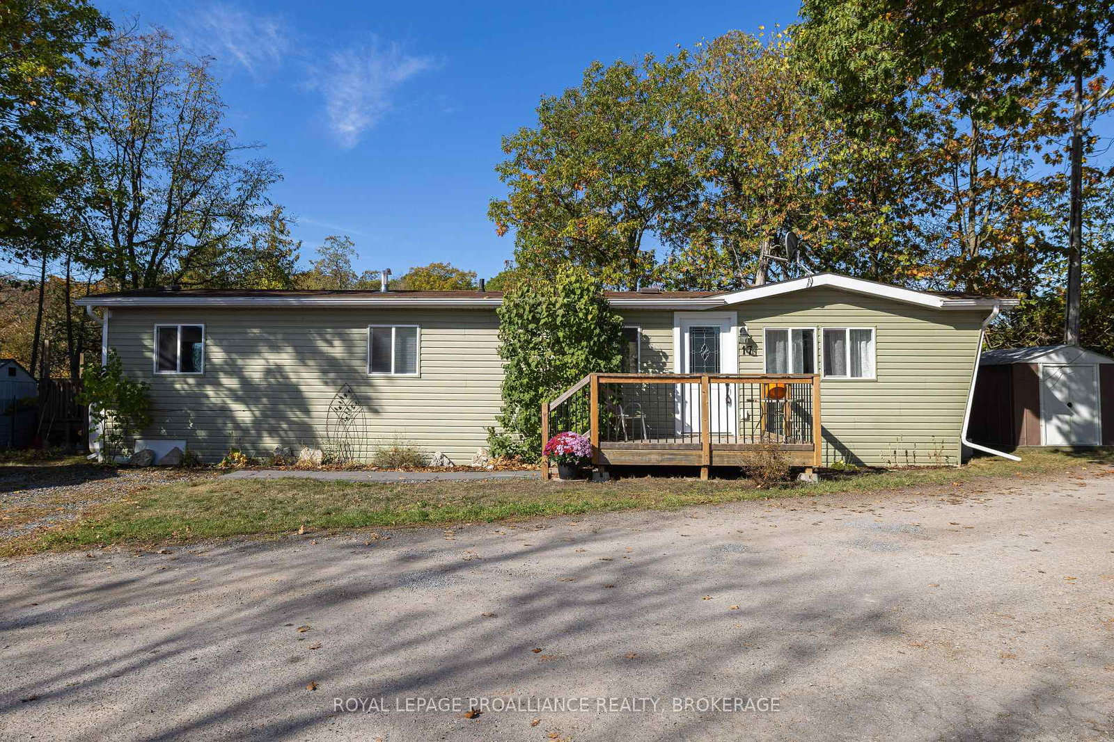 5569-bath-road-loyalist-ontario-x13011106