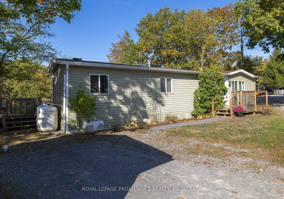 5569-bath-road-loyalist-ontario-x13011106