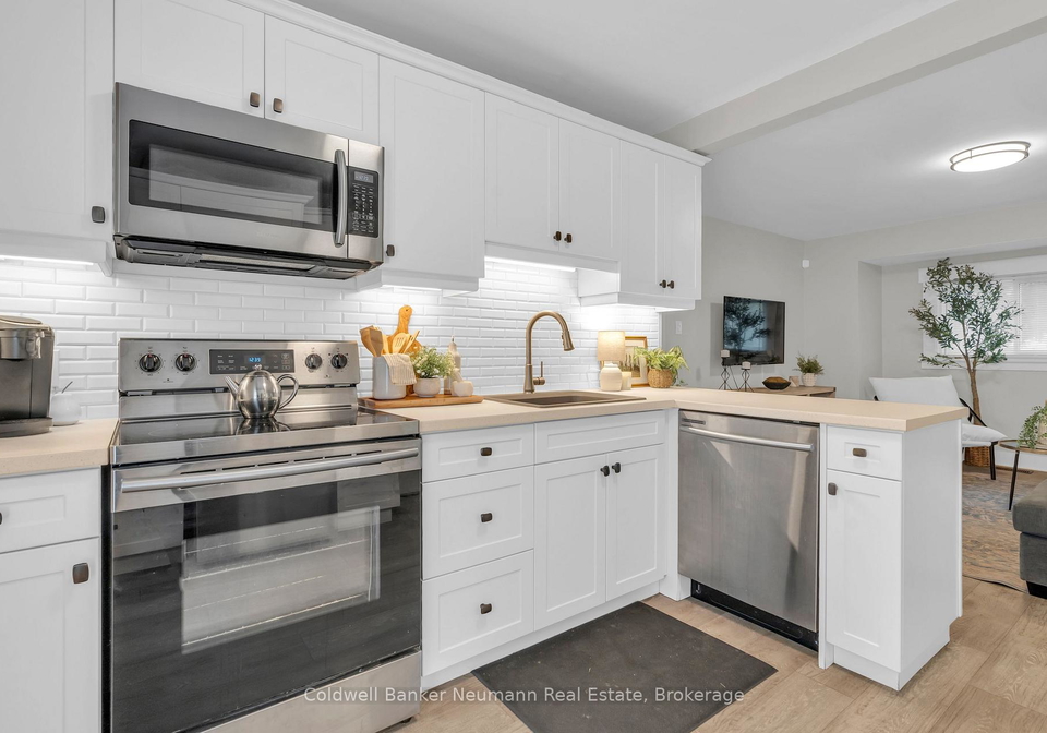194-dundas-street-n-cambridge-ontario-x13011116