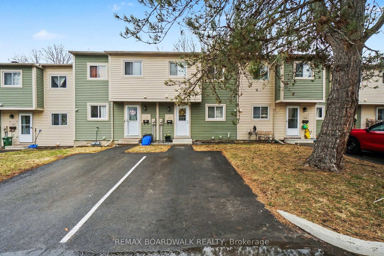 197-teal-crescent-ottawa-ontario-x13011440