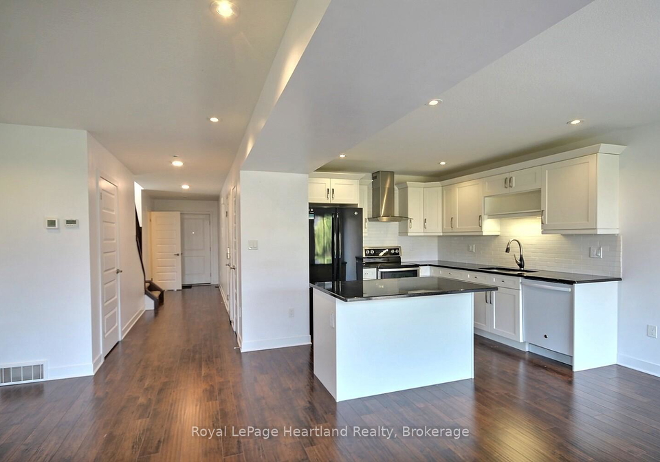 371-beech-street-lucan-biddulph-ontario-x13012092