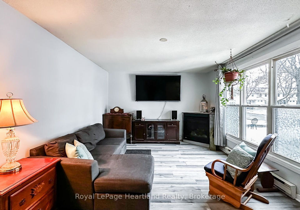 21-st-charles-place-huron-east-ontario-x13012300
