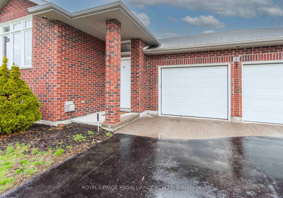 2-freedom-crescent-quinte-west-ontario-x13012872