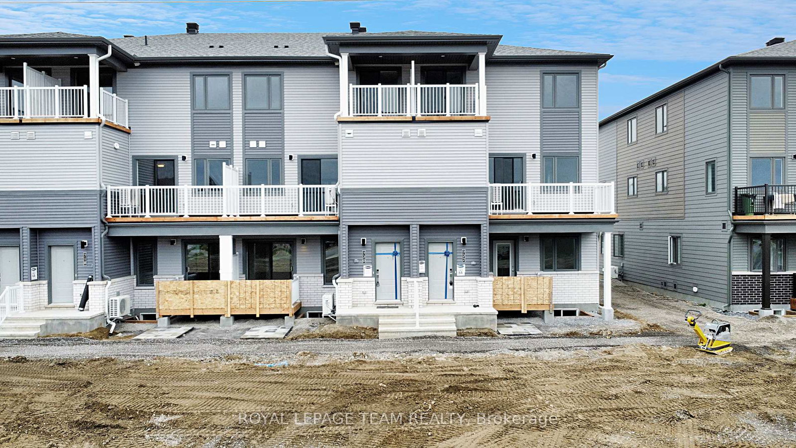 722-lillian-freiman-private-ottawa-ontario-x13012878