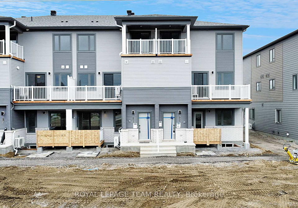 722-lillian-freiman-private-ottawa-ontario-x13012878