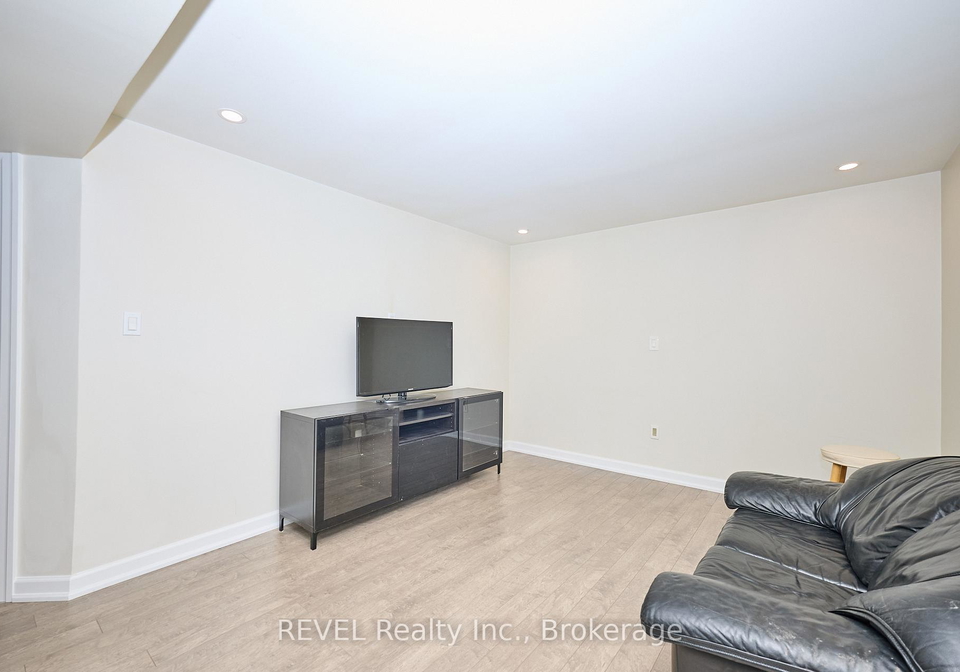 104-tuliptree-road-thorold-ontario-x13012922