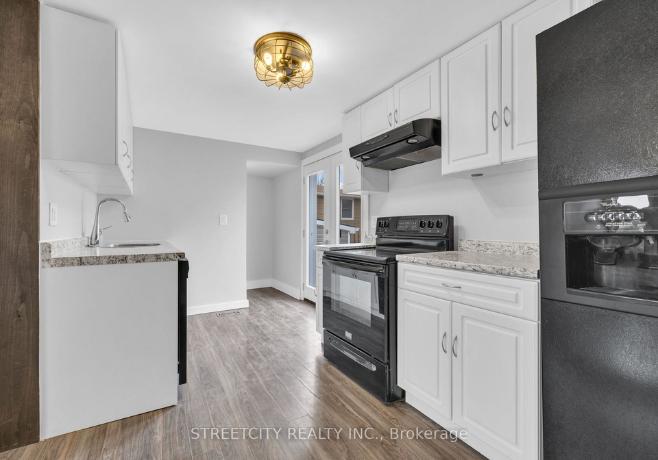190-king-street-southwest-middlesex-ontario-x13013472