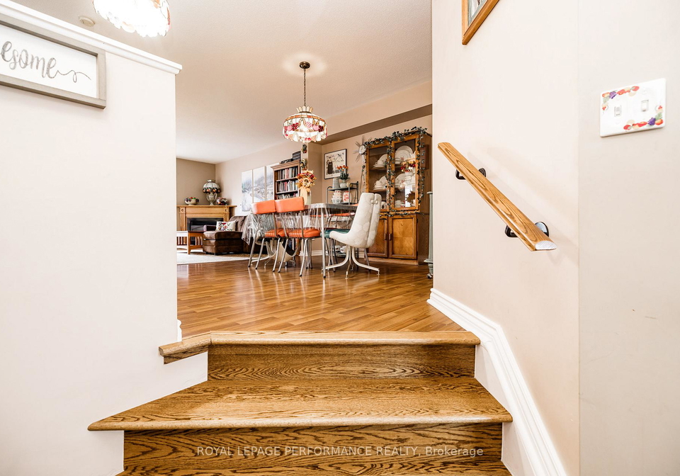 1893-hennessy-crescent-ottawa-ontario-x13014440