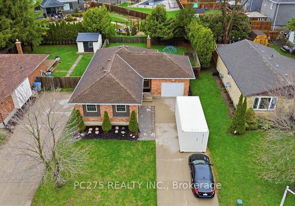 105-gibson-crescent-lucan-biddulph-ontario-x13014704