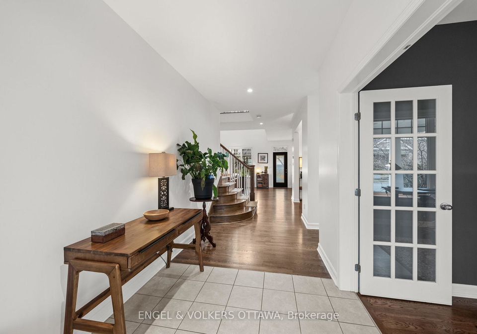 566-erinwoods-circle-ottawa-ontario-x13015132