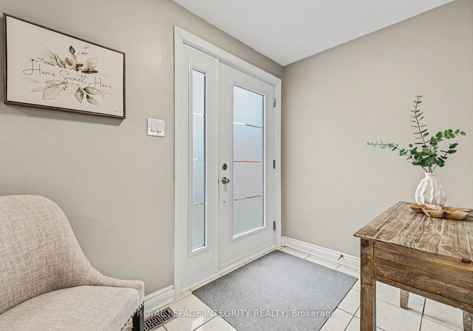 15-raftus-square-ottawa-ontario-x13015398