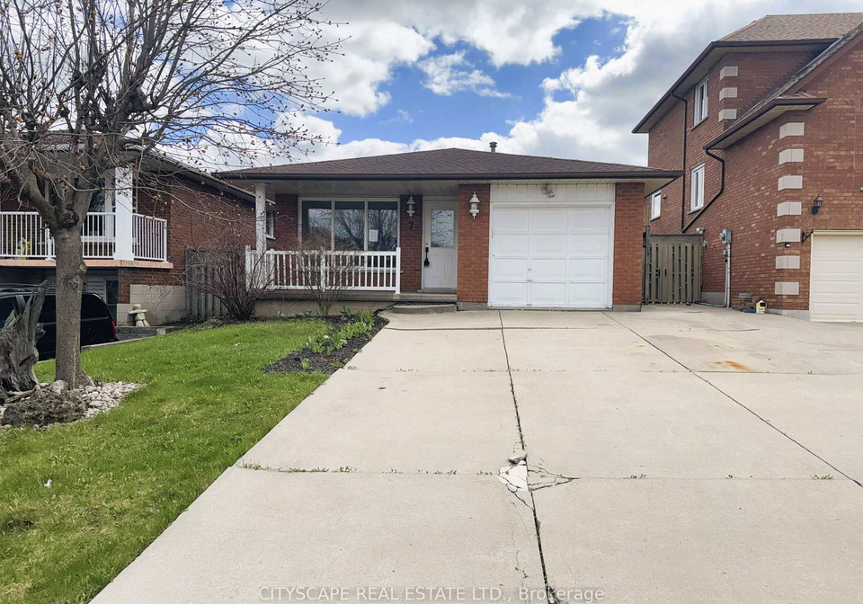 7-quincy-court-hamilton-ontario-x13015522