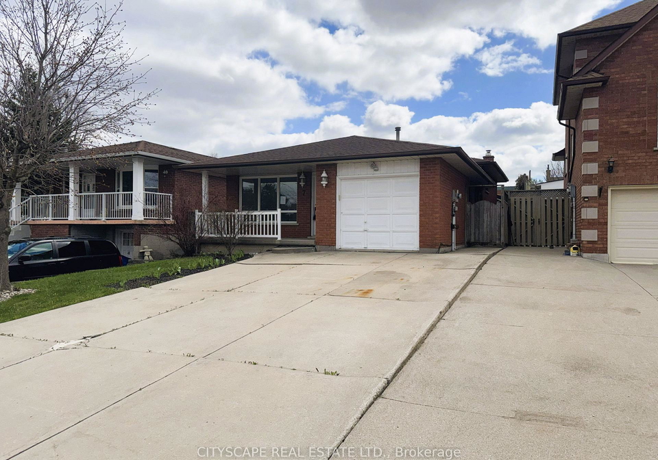 7-quincy-court-hamilton-ontario-x13015522
