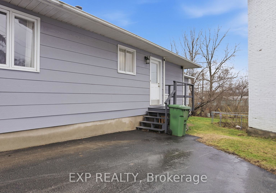 40-elmsley-street-smiths-falls-ontario-x13015632