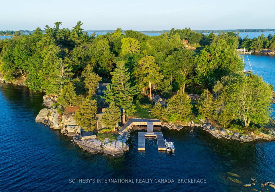 1-dumfounder-island-gananoque-ontario-x13015862