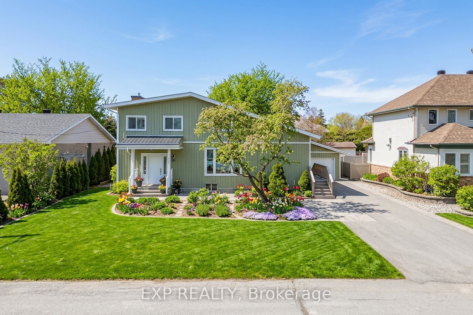 1592-apeldoorn-avenue-ottawa-ontario-x13015994