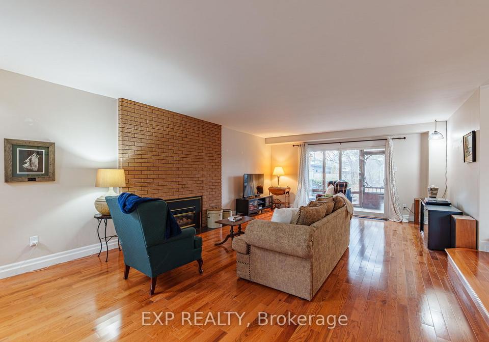 1592-apeldoorn-avenue-ottawa-ontario-x13015994