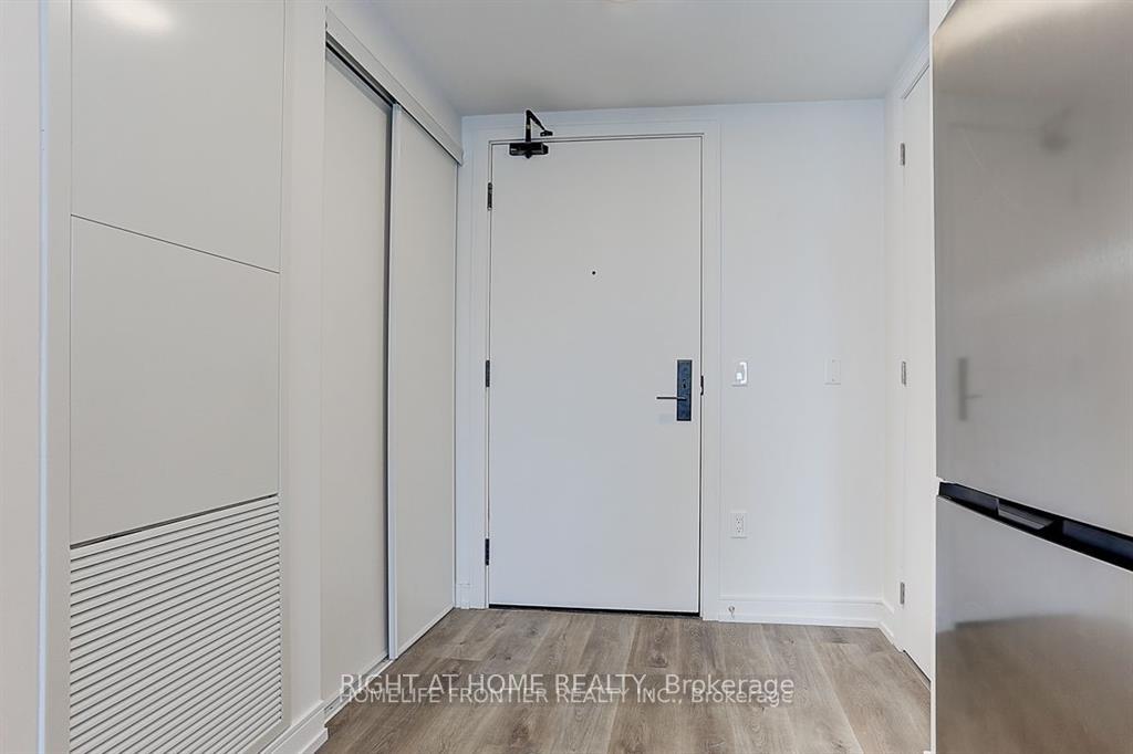 1-jarvis-street-hamilton-ontario-x13016286