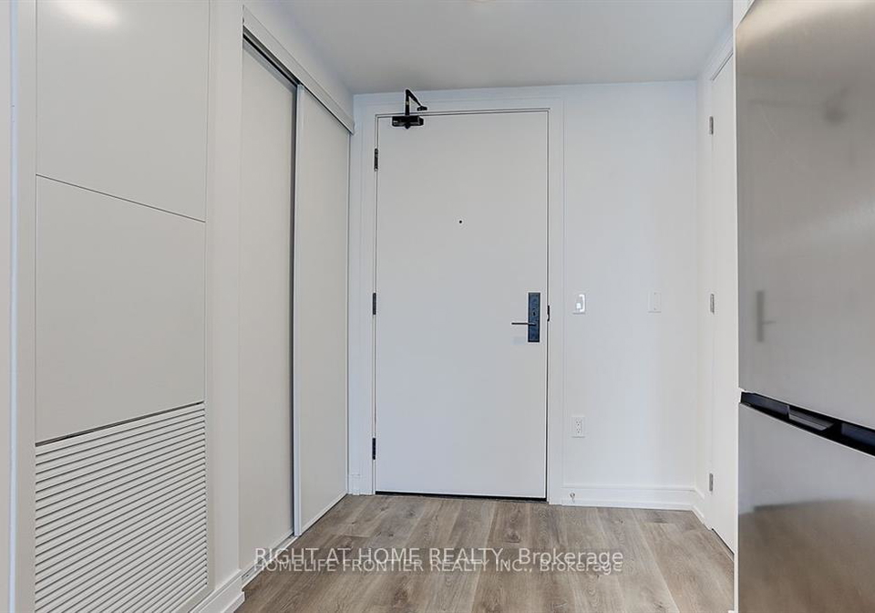 1-jarvis-street-hamilton-ontario-x13016286