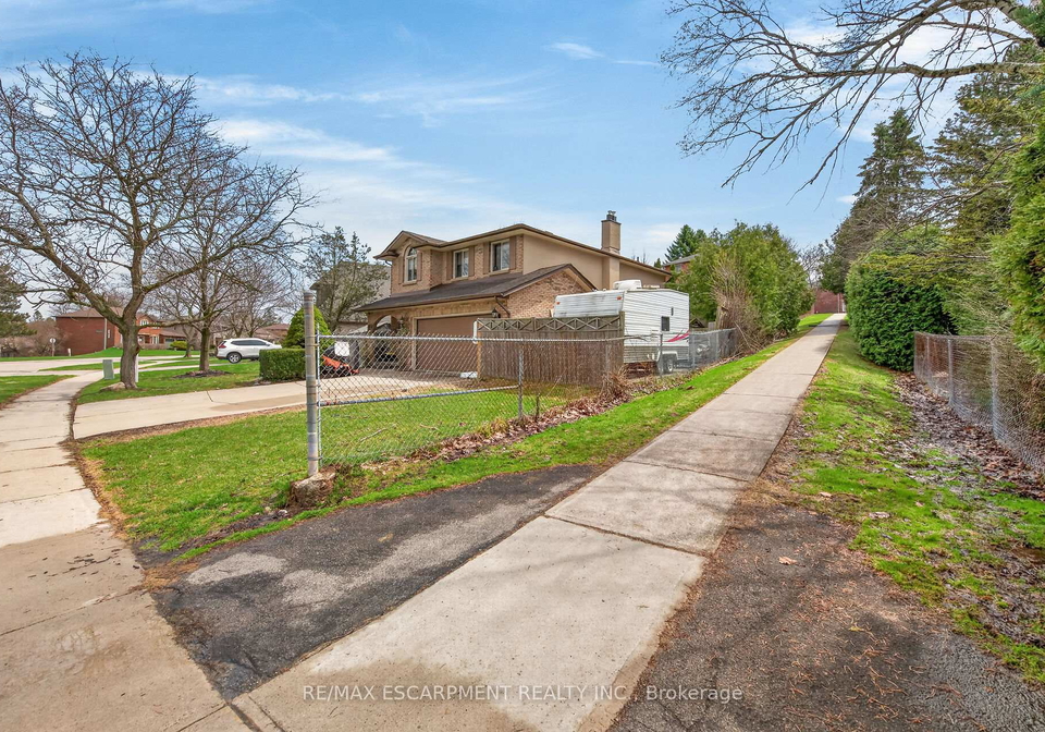 249-lloyminn-avenue-hamilton-ontario-x13016630