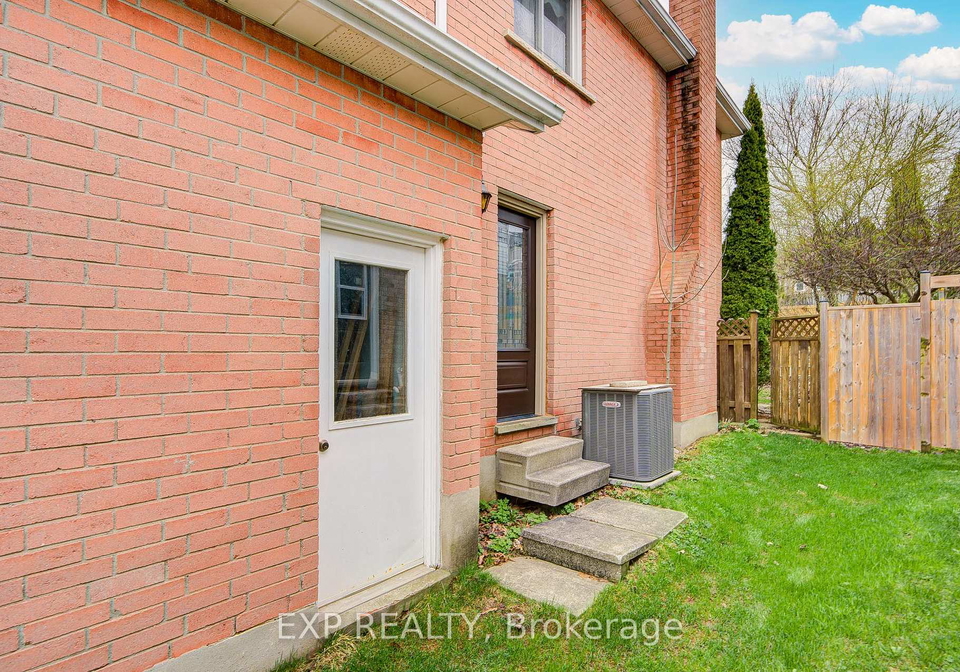 207-stoke-drive-kitchener-ontario-x13017070