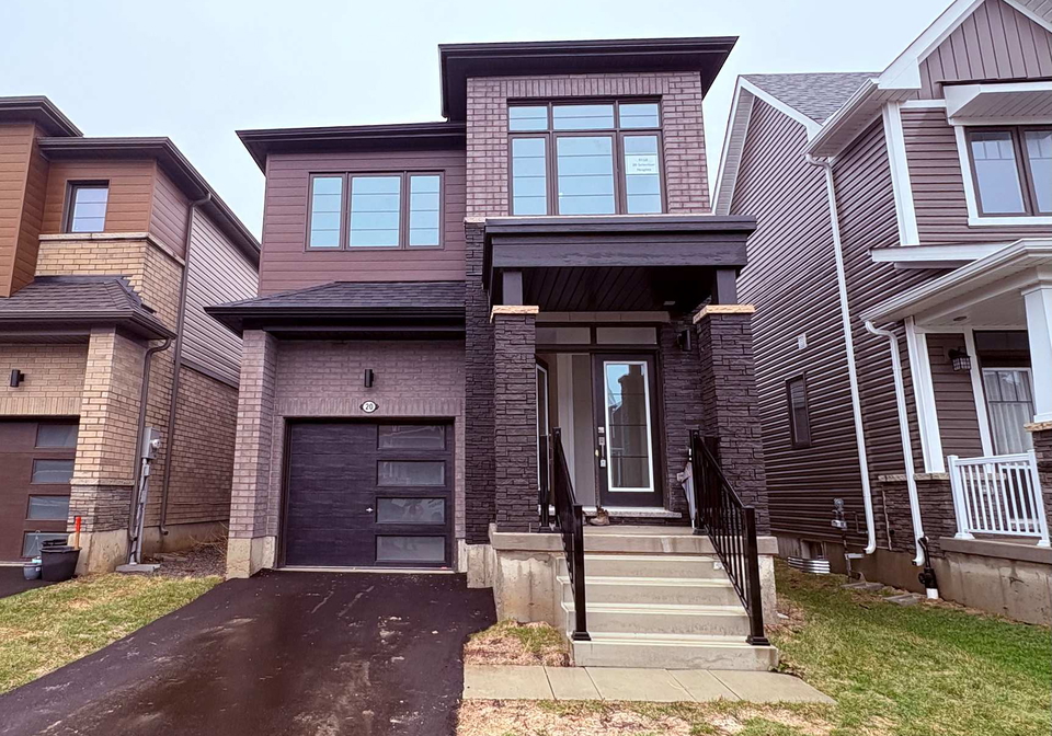 20-selection-heights-thorold-ontario-x13017344