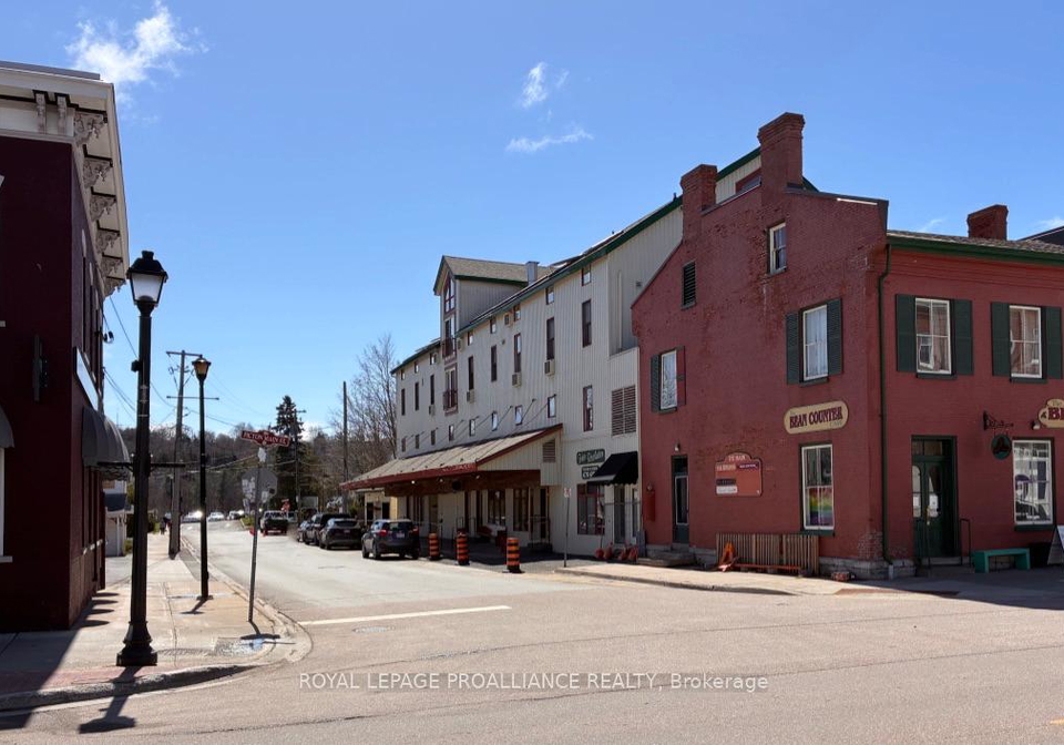 172-main-street-prince-edward-county-ontario-x13017396