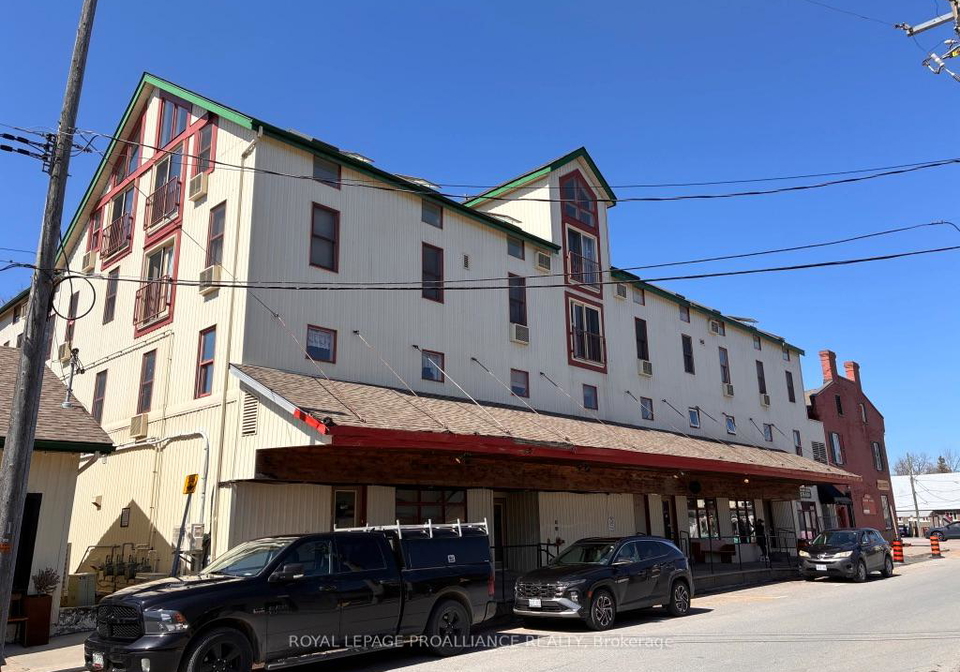 172-main-street-prince-edward-county-ontario-x13017396