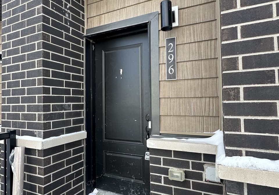296-anyolite-private-ottawa-ontario-x13017686
