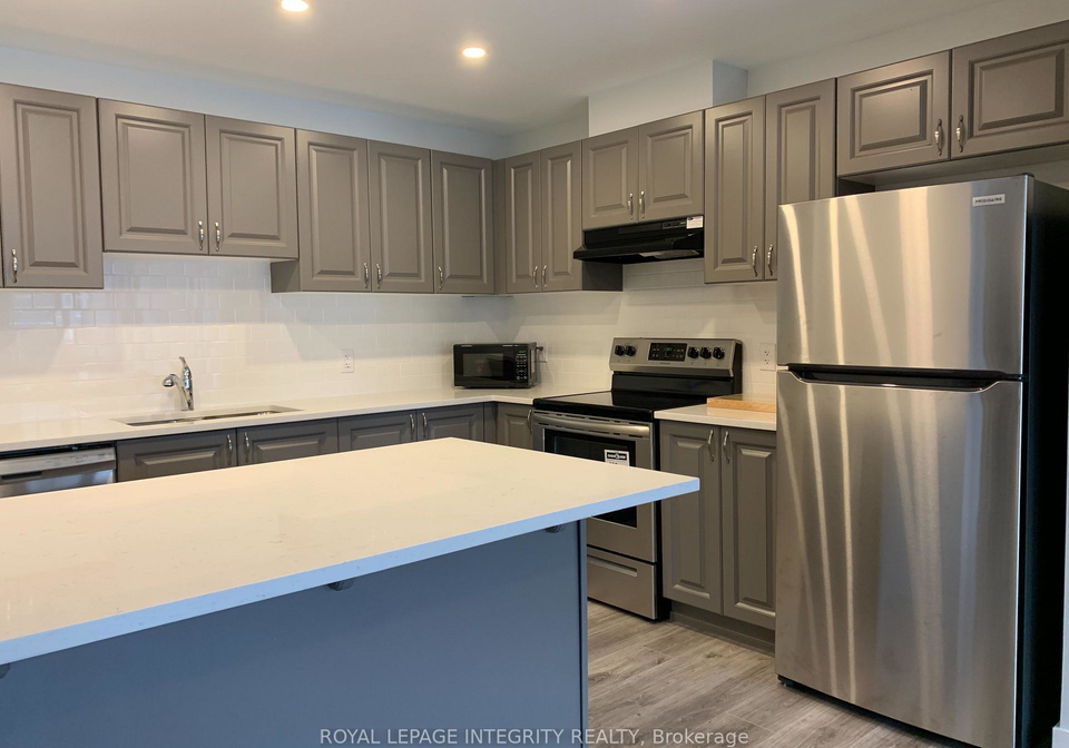 296-anyolite-private-ottawa-ontario-x13017686