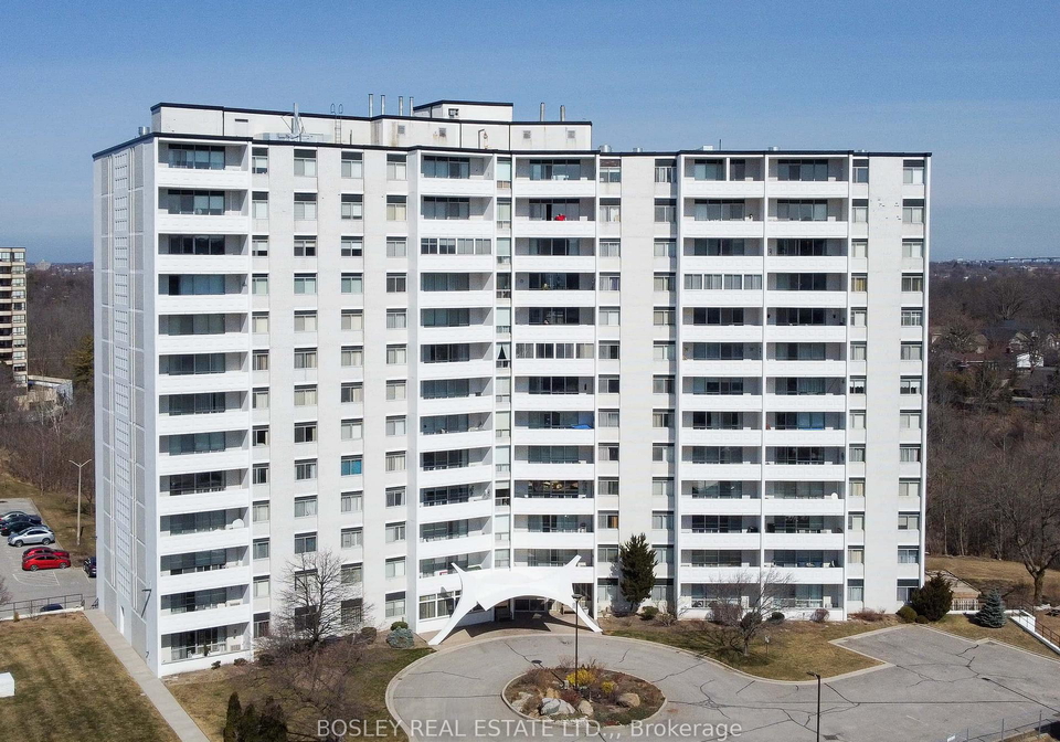 15-towering-heights-boulevard-st-catharines-ontario-x13018168