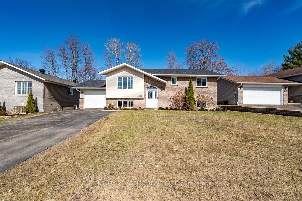 64-spruce-street-petawawa-ontario-x13018634
