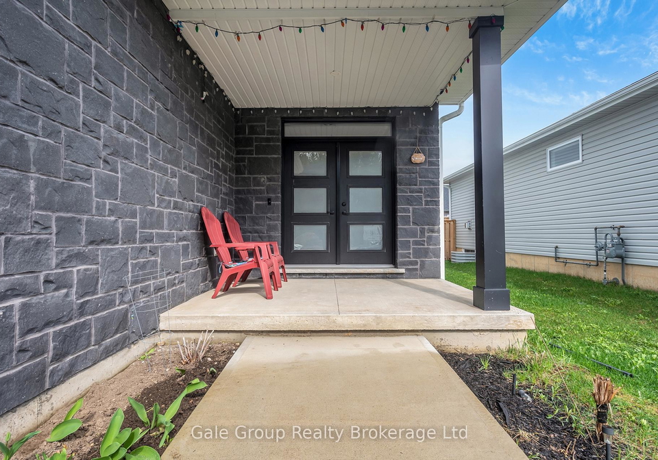 48-cash-crescent-ingersoll-ontario-x13018754