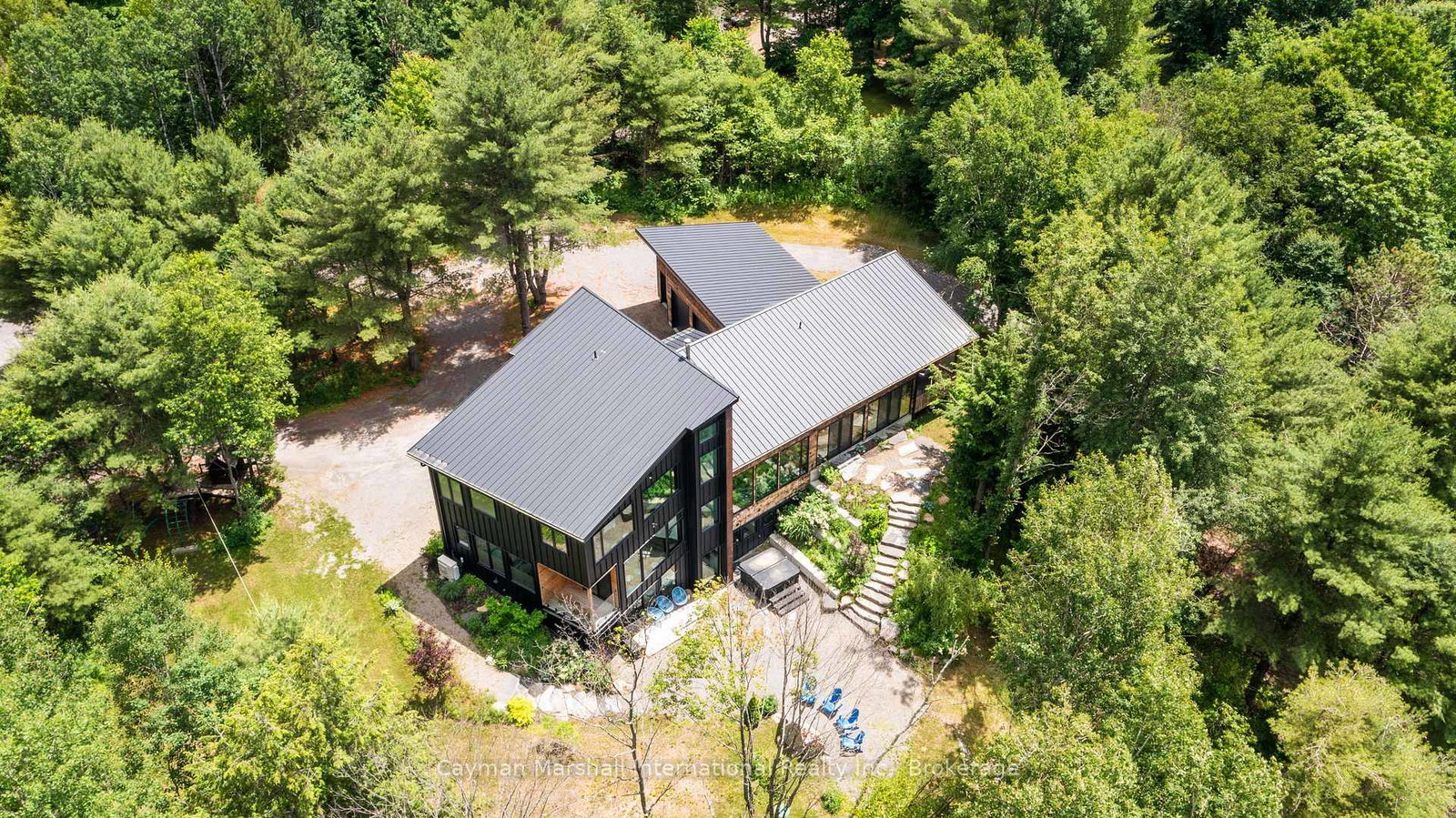 1016-zoe-lane-bracebridge-ontario-x13019224