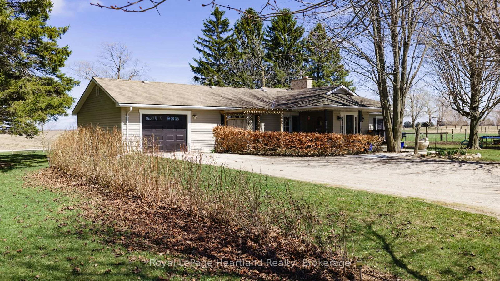 42163-front-road-huron-east-ontario-x13019390