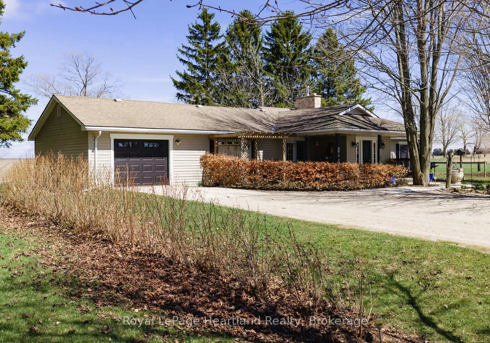 42163-front-road-huron-east-ontario-x13019390