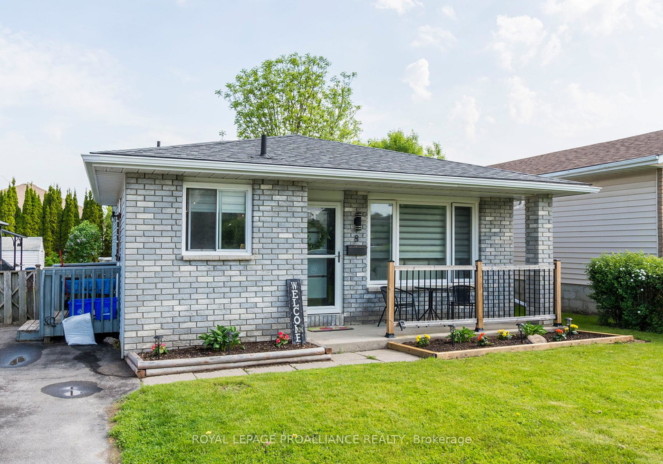 8-birch-street-quinte-west-ontario-x13019434